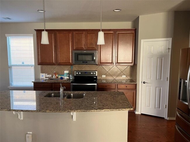 Building Photo - 16017 Hawthorne Heights Trail