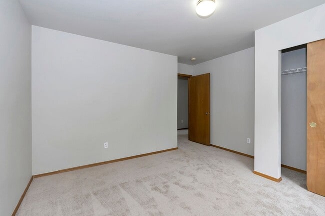 Building Photo - Spacious 4-Bedroom Home on a Tranquil Cul-de-Sac in Puyallup