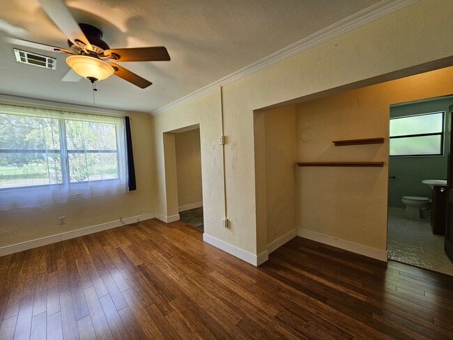 Building Photo - 2 Bedroom/2 Bath home near Duck Pond and Citizens Field