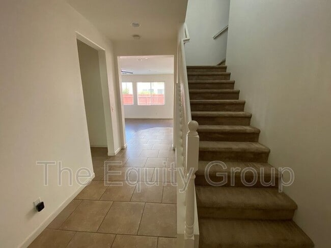 Building Photo - 1826 W Van Gogh