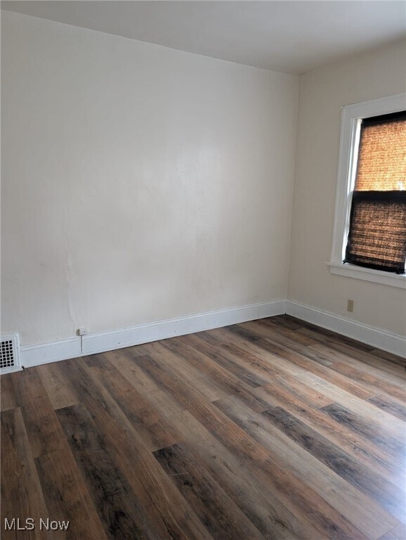 Building Photo - 924 Helmsdale Rd