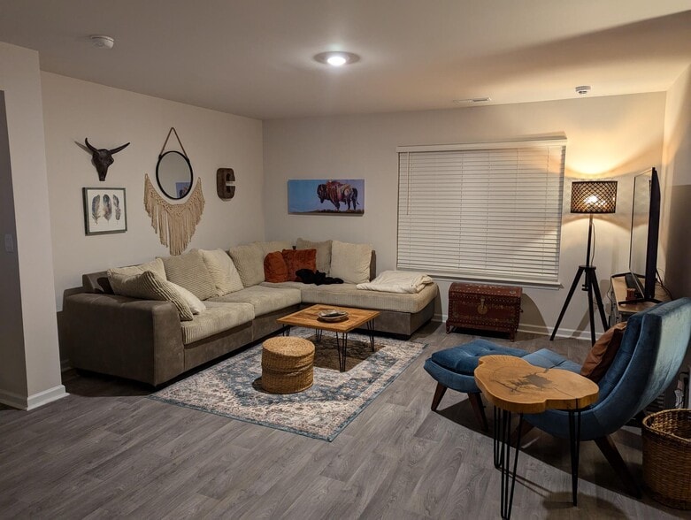 Family Room - 4003 Calabash Ct