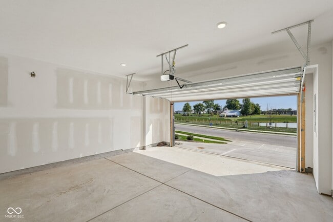 Building Photo - 15246 Swallow Fls Wy