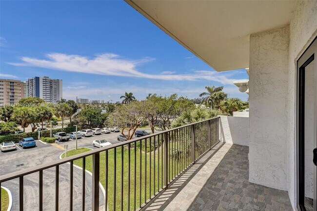 Building Photo - 1201 S Ocean Dr