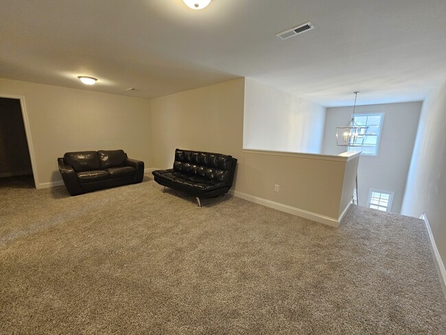 Building Photo - 9 Red Lion Rd