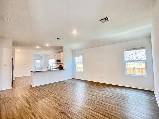 Building Photo - 102 Milliner Lp