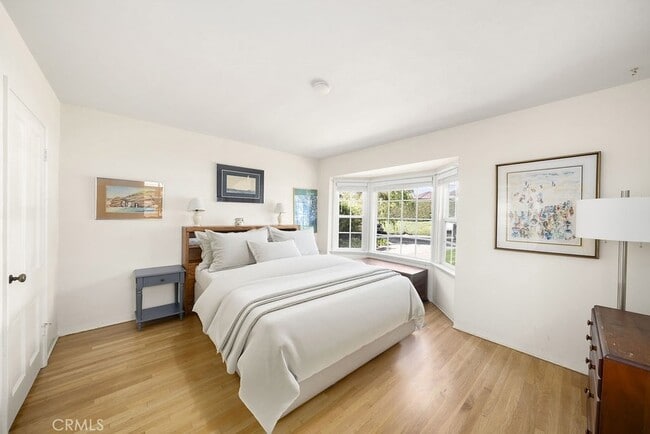 Building Photo - 20 S Portola