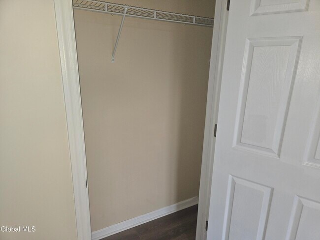 Building Photo - 29 Robin St