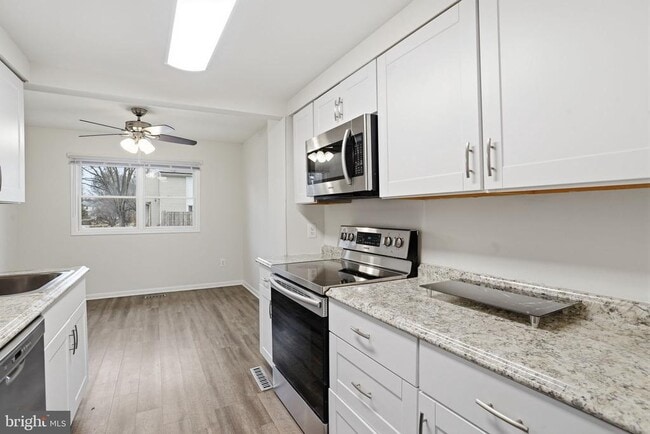 Building Photo - 1623 New Windsor Ct