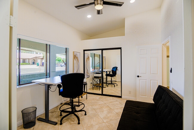 Building Photo - 74830 Waring Ct