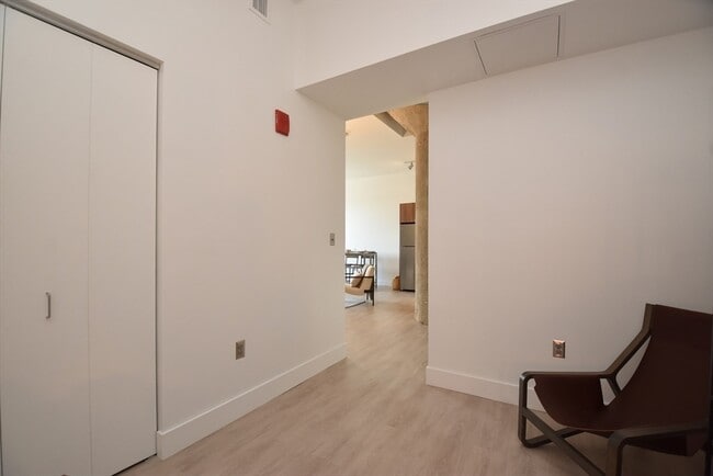 Building Photo - 9 Medford St
