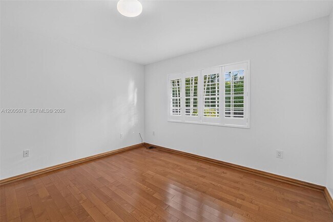 Building Photo - 1237 Aduana Ave