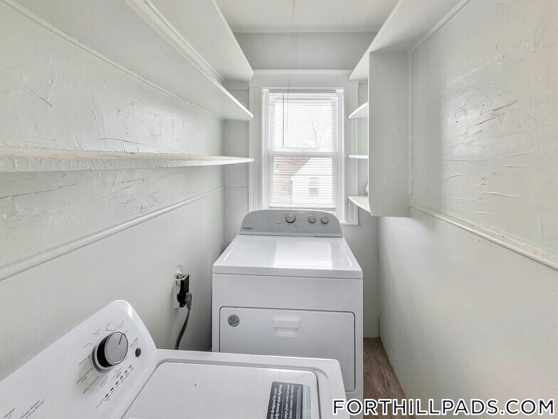 Building Photo - 33 Juniper St