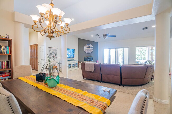 Building Photo - 79120 Canterra Dr