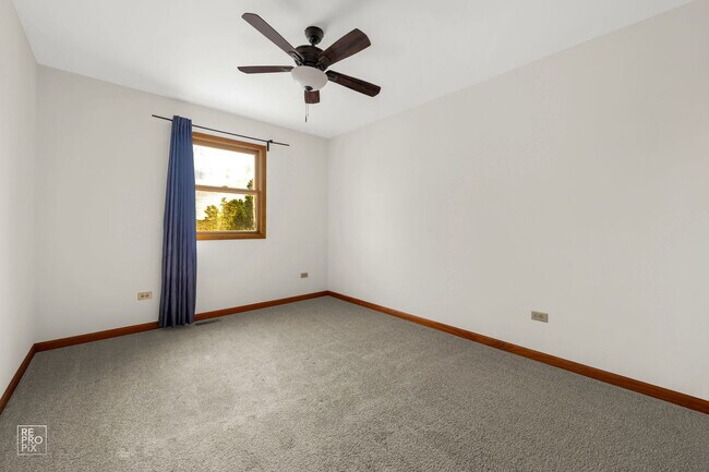 Building Photo - 1409 Gilray Dr