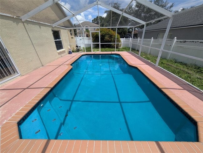 Building Photo - 913 Stallion Way