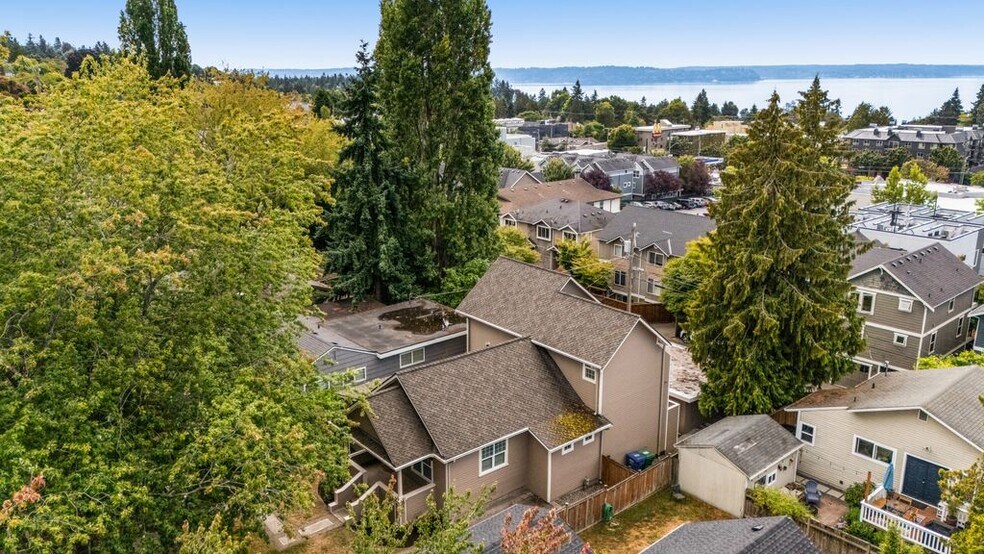 Building Photo - 6507 41st Ave SW