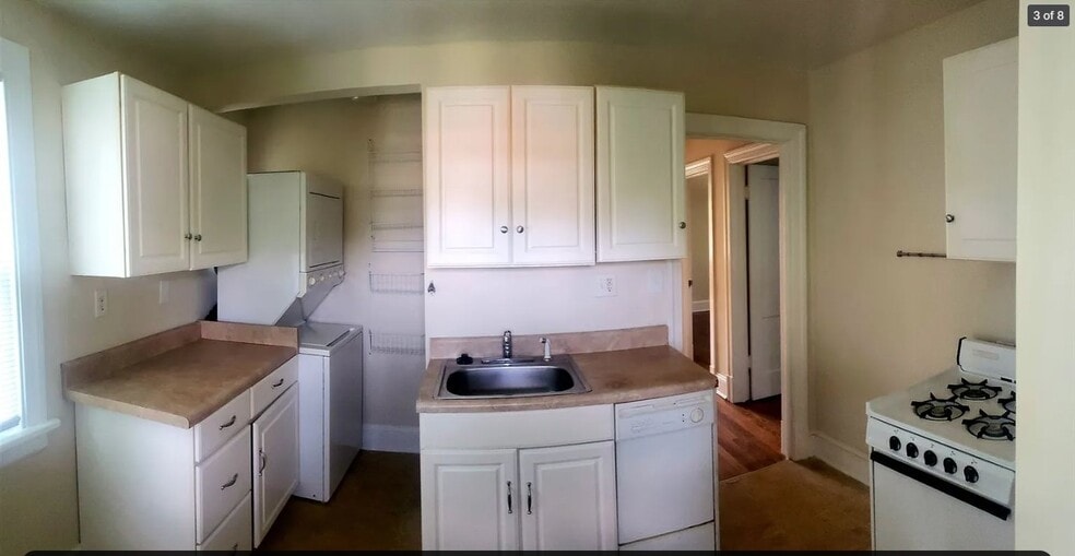 Building Photo - 4029 Clinton Ave