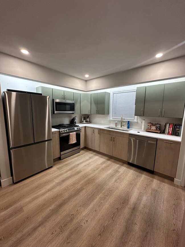 Kitchen - 1703 Georgetown Dr