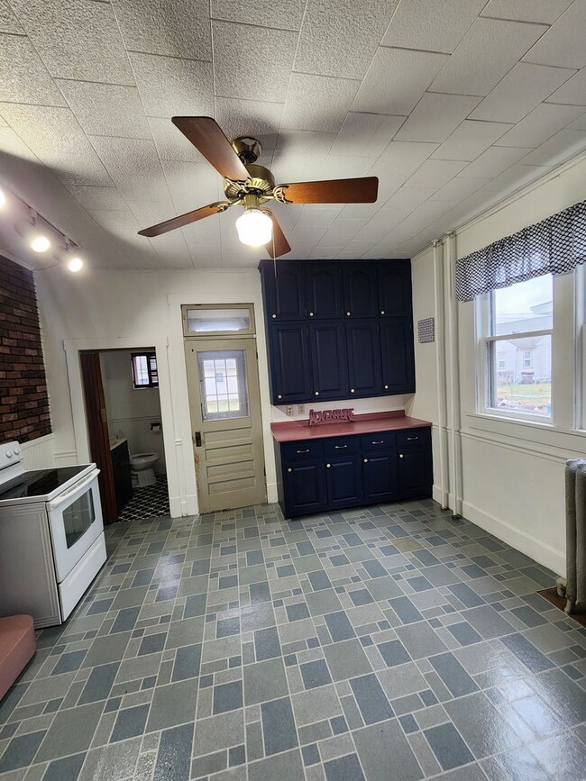 Building Photo - 1316-1318 North Street