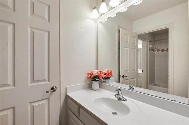 Building Photo - 941 Nightingale Dr