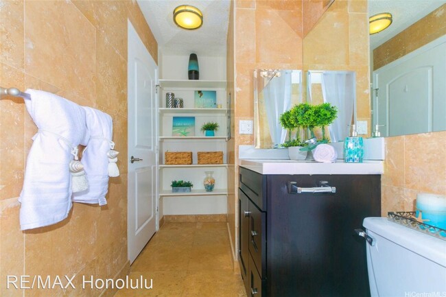 Building Photo - 2 br, 1 bath House - 2121 Ala Wai Blvd. #1503