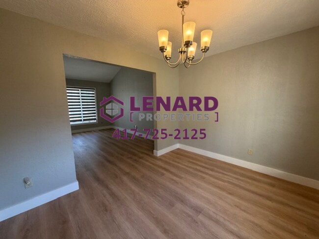 Building Photo - Spacious 3 Bedroom Home!