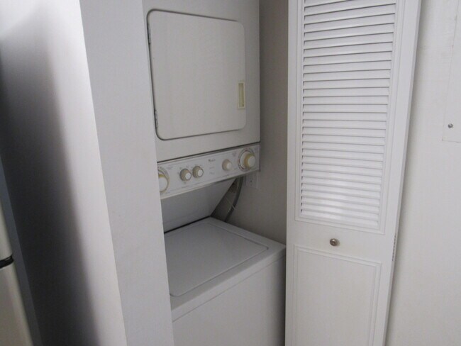 Building Photo - 603 Sea Pine Way