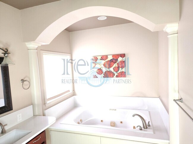 Building Photo - A Beautiful 3BR 2BA Home in WLR