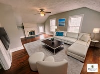 Building Photo - Updated Heritage Hill 2 bed 1 bath upper a...