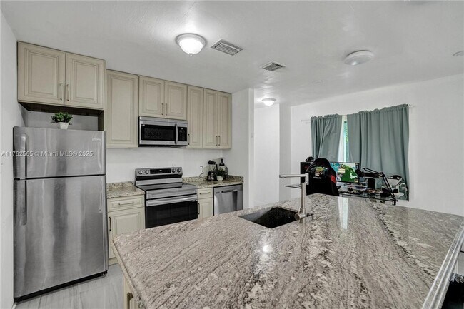 Building Photo - 12525 SW 104th St