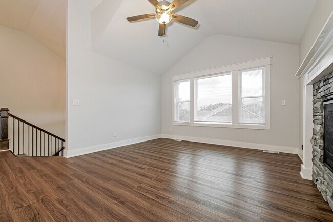 Building Photo - NEW PRICE!!!  Don't miss out.