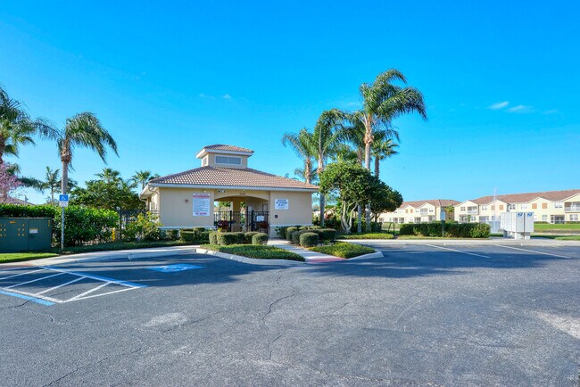 Building Photo - 3645 Parkridge Cir