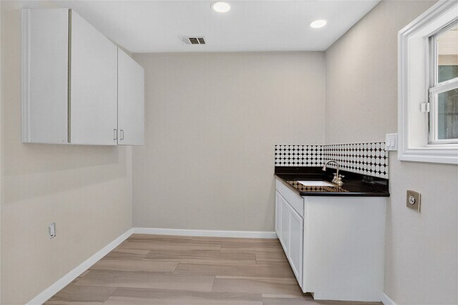 Building Photo - 5110 FM1765
