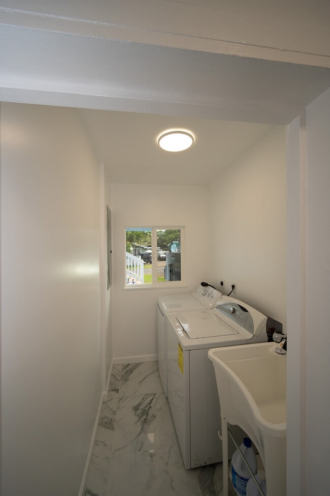 Building Photo - 45-349-349 Kulauli St