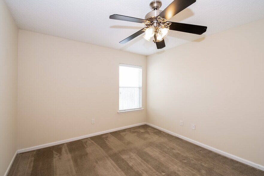 Building Photo - 2817 Alaskan Way