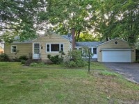 Building Photo - 404 Denslow St