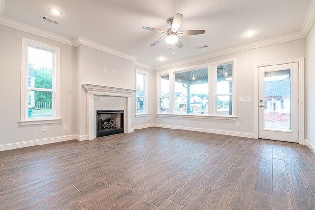 Building Photo - 1431 Water Way Dr