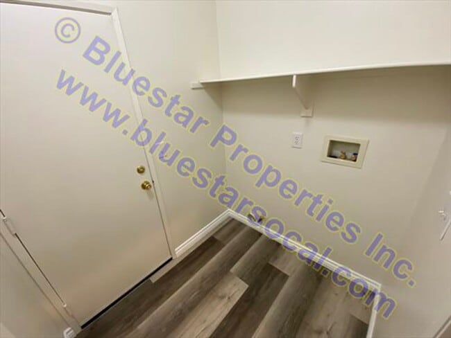 Building Photo - Just Listed !!  Single Story Home In Adela...
