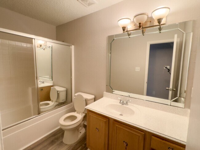 Building Photo - 3 Bed, 2 Bath Ft Worth Home in Burleson IS...
