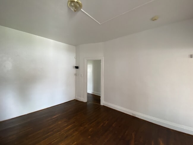 Building Photo - 256 W Jackson St