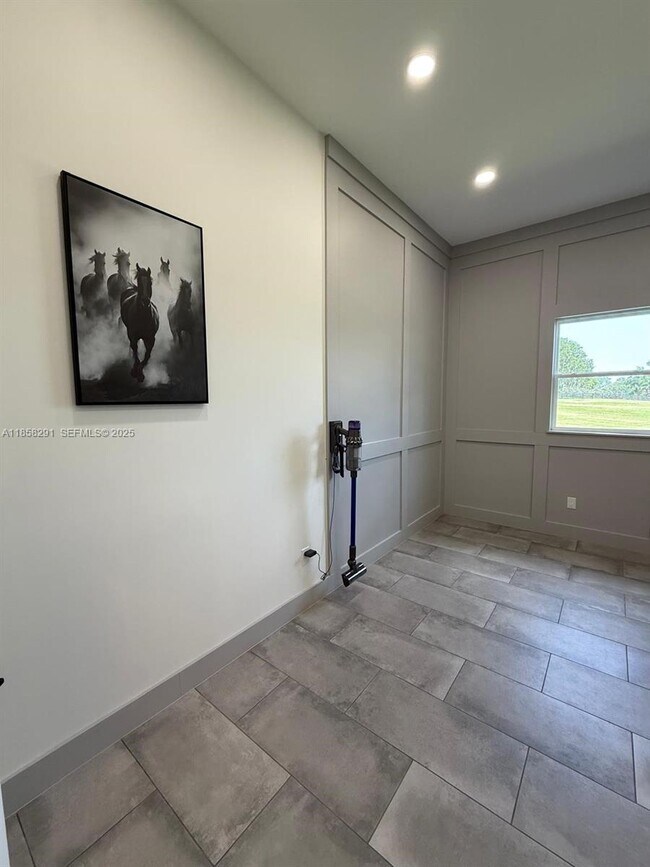 Building Photo - 20925 NW 100th Avenue Rd