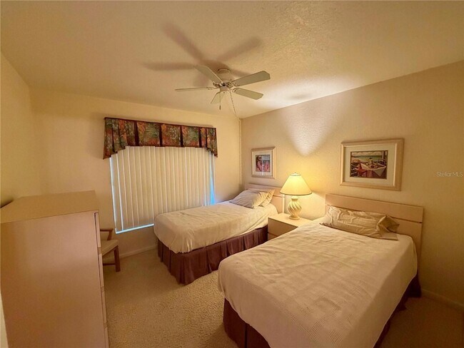 Building Photo - 5701 Bahia Del Mar Cir N