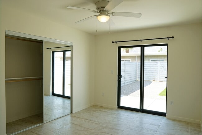 Building Photo - 517 S Mountain View Dr