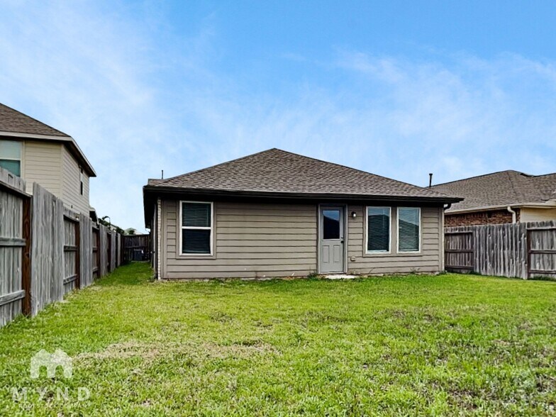 Building Photo - 26815 Wilderye Cv Ln
