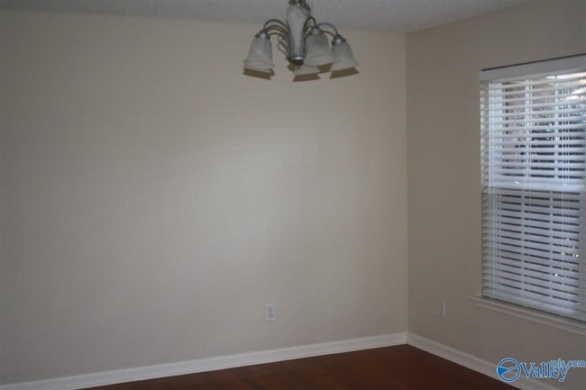 Building Photo - 7010 Thornwood Ln SE