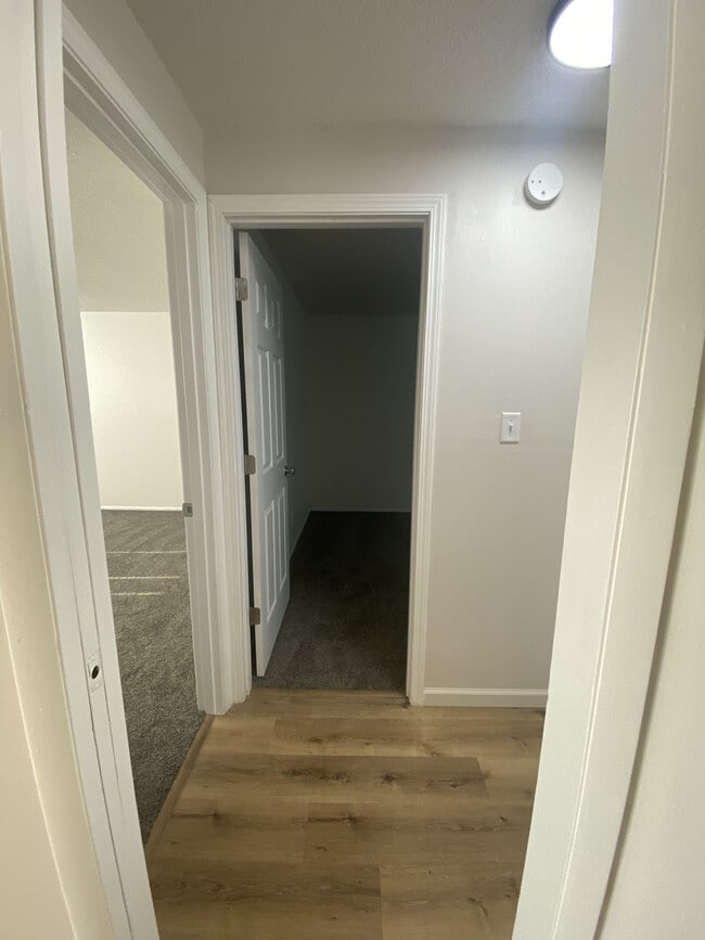 Building Photo - 516 W Mulberry St