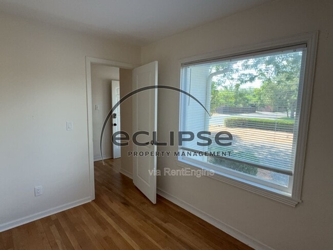 Building Photo - 1250 Orchard Ave