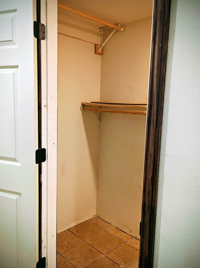 Building Photo - 609 Fay Blvd