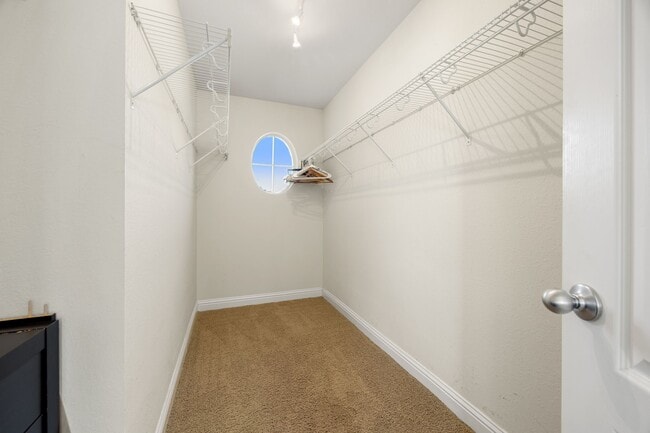 Building Photo - 16030 Summerville Lake Dr